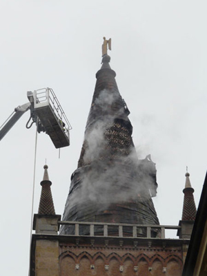 Effetti del fulmine sul duomo di Parma